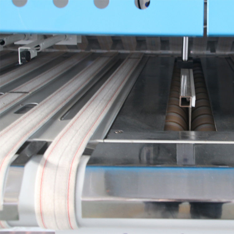 Krachtige industriële kledingstukken IJzer- en vouwmachine voor kleine bedrijven 380/3/50V/P/Hz